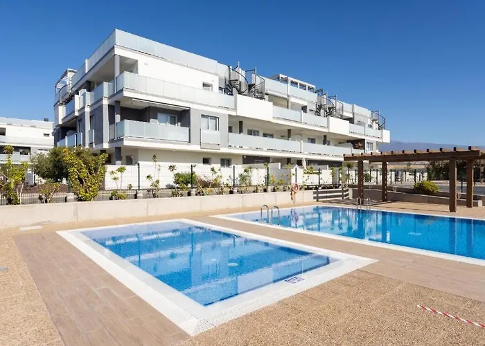 Tejita Pool And Chill By Sunkeyrents